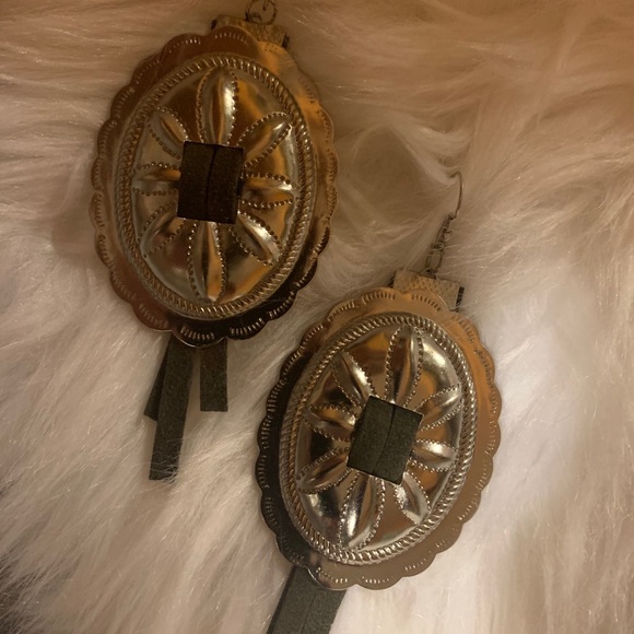 Concho Earrings - Picture 2 of 3